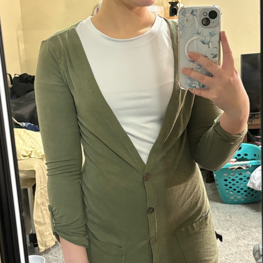Green mid arm sweater